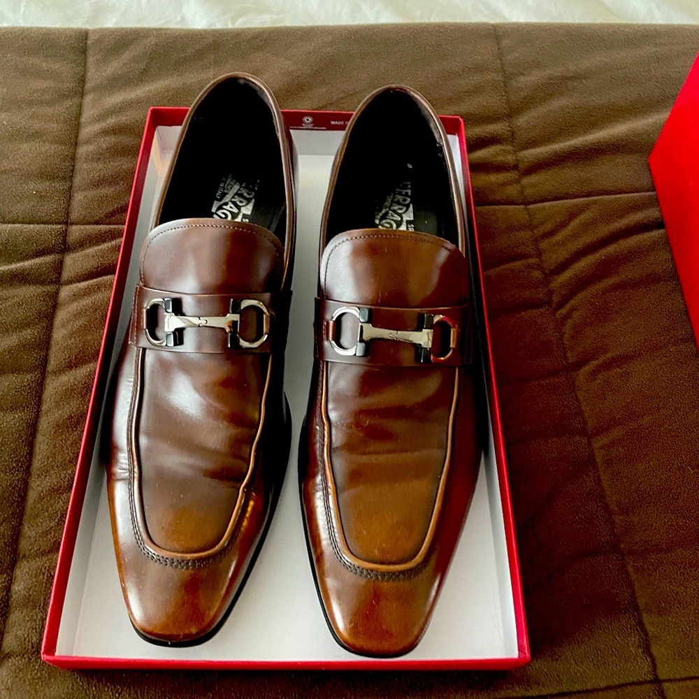 Ferragamo Dinamo Brown leather shoes - Worn only 3x - like new - sz 11.5 D